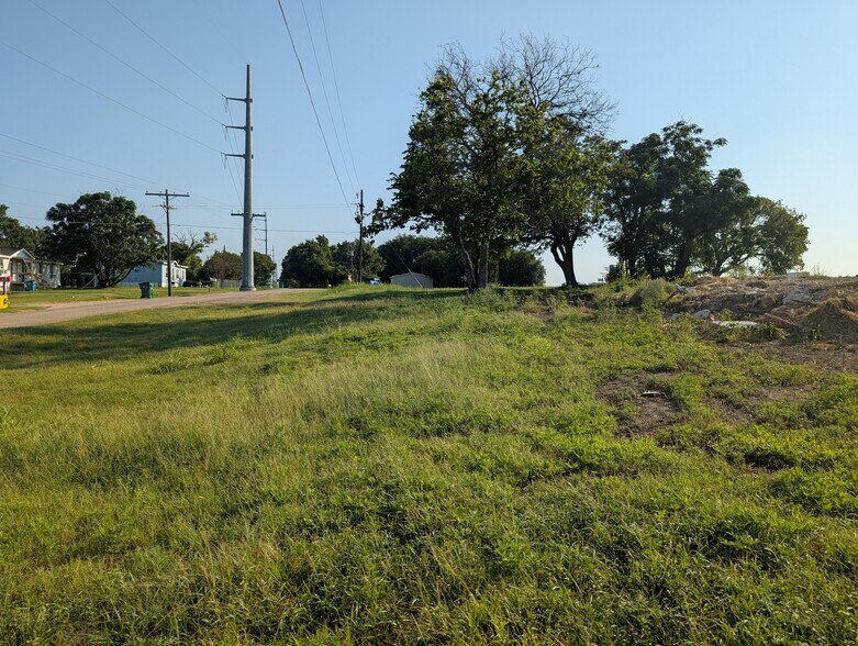 16870 S Interstate 35, Bruceville, TX à vendre - Photo du bâtiment - Image 3 de 4