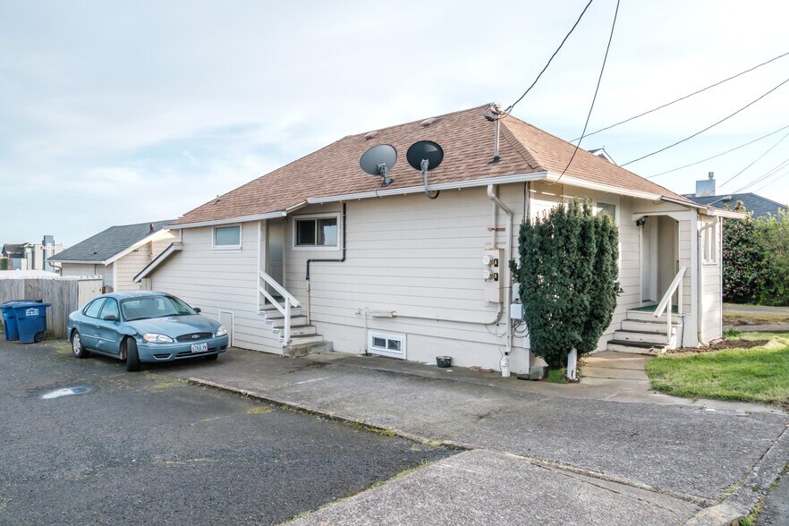 443 SW 7th St, Newport, OR à vendre - Photo du bâtiment - Image 3 de 11