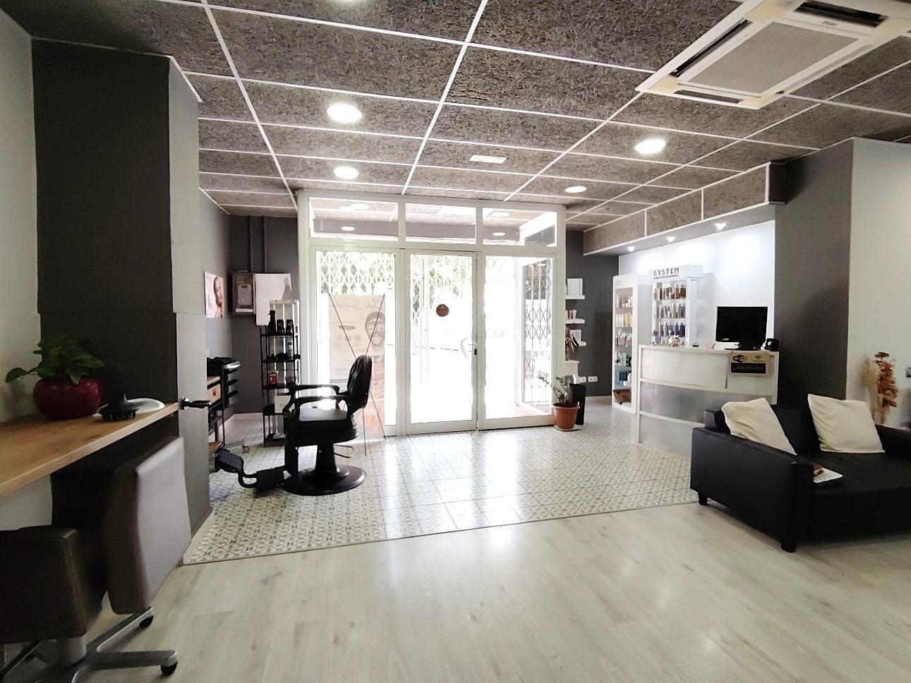 Commerce de détail dans Cerdanyola del Vallès, Barcelona à louer Photo intérieure- Image 1 de 19