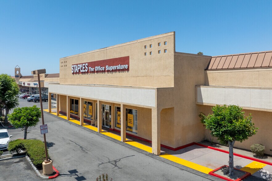 13011-13133 Harbor Blvd, Garden Grove, CA à louer - Photo principale - Image 2 de 2