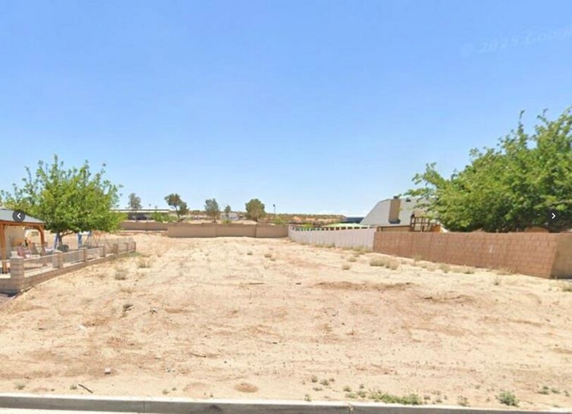 13799 Windward Ln, Helendale, CA à vendre - Photo du bâtiment - Image 3 de 3