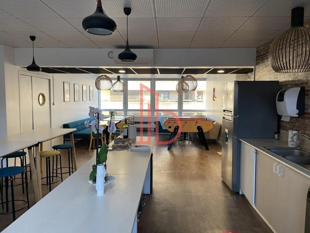 Office in Bordeaux for lease Interior Photo- Image 1 of 6
