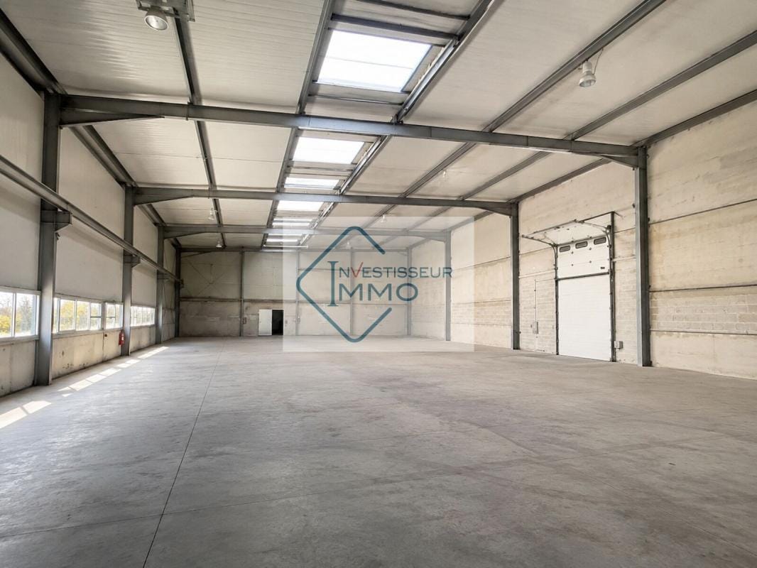 Retail in Meaux for lease Interior Photo- Image 1 of 3