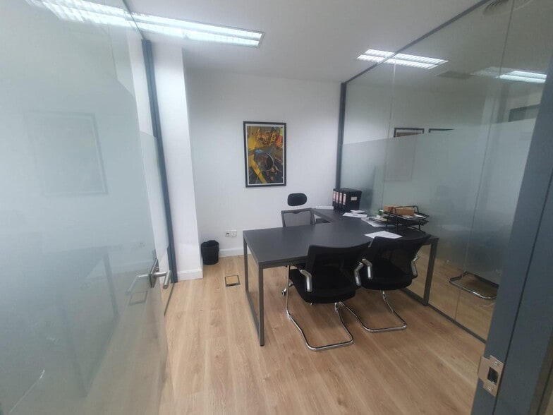 Office in SEVILLA, Sevilla for lease - Building Photo - Image 2 of 14