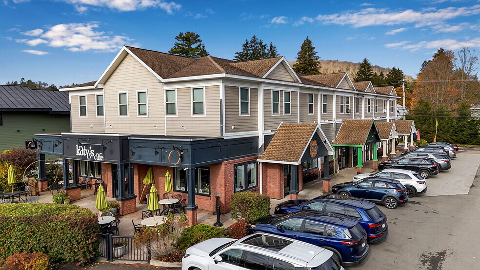 38 Washington St, Ellicottville, NY à vendre - Photo du bâtiment - Image 2 de 69