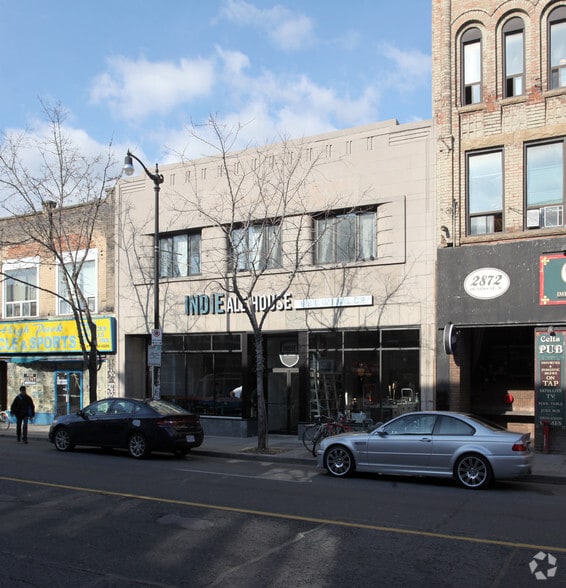 2874-2876 Dundas St W, Toronto, ON à louer - Photo du bâtiment - Image 2 de 2