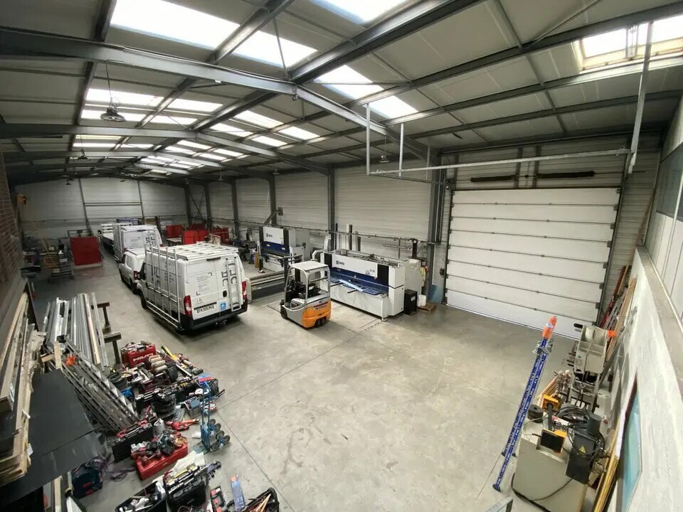 Local d'activités dans Mios à vendre Photo intérieure- Image 1 de 10