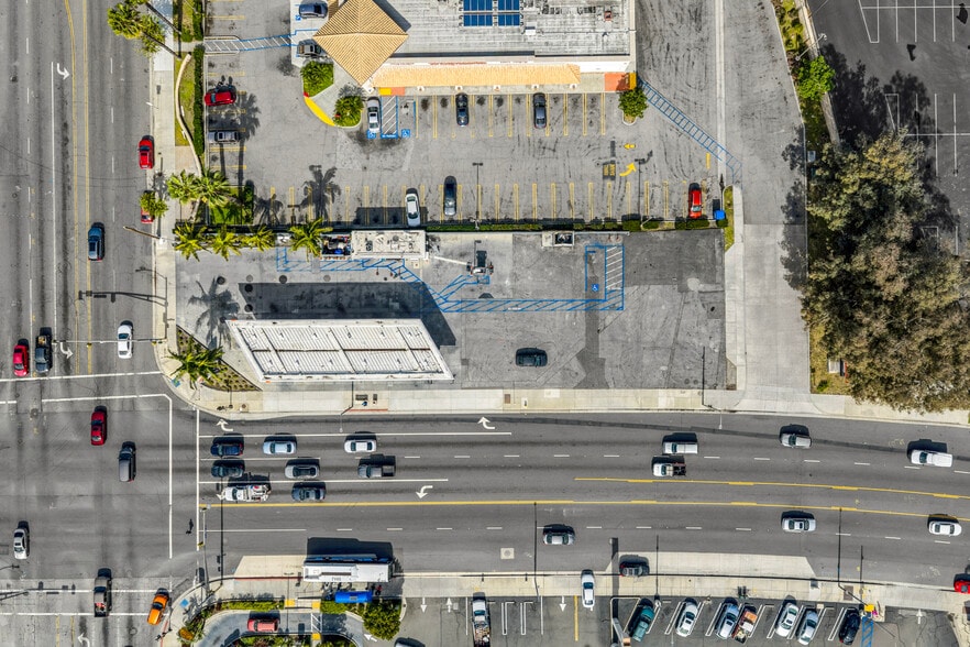 10211 Alondra Blvd, Bellflower, CA for sale - Building Photo - Image 2 of 8