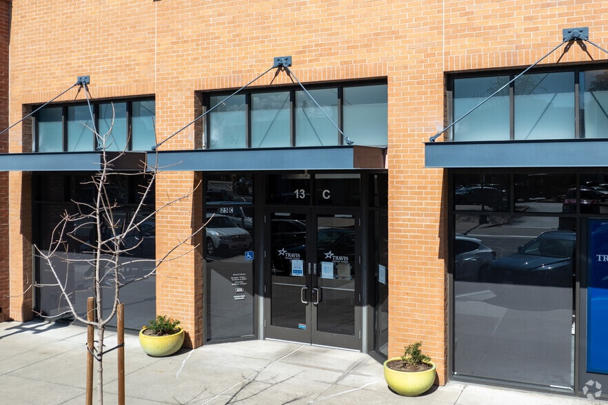 115-125 Crescent Dr, Pleasant Hill, CA for lease - Building Photo - Image 3 of 11