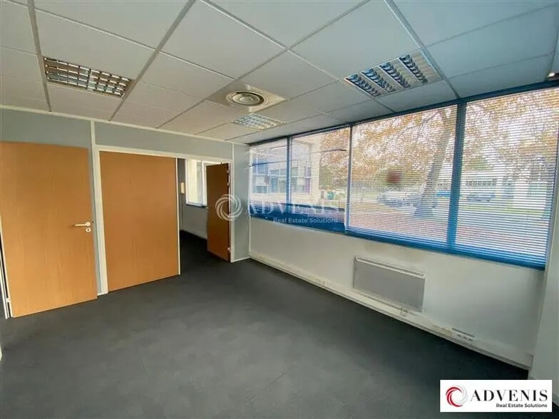 Office in Mérignac for lease - Interior Photo - Image 3 of 11