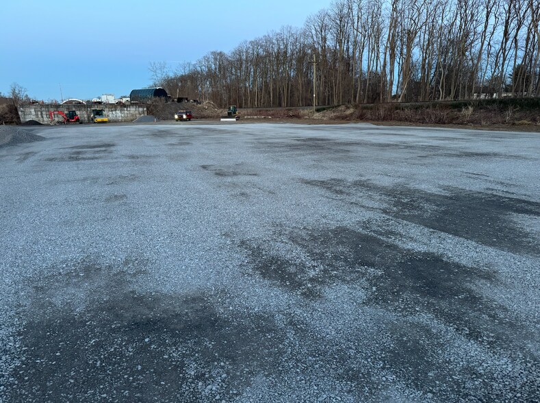 785 Burdeck St, Rotterdam, NY à louer - Photo du bâtiment - Image 2 de 9