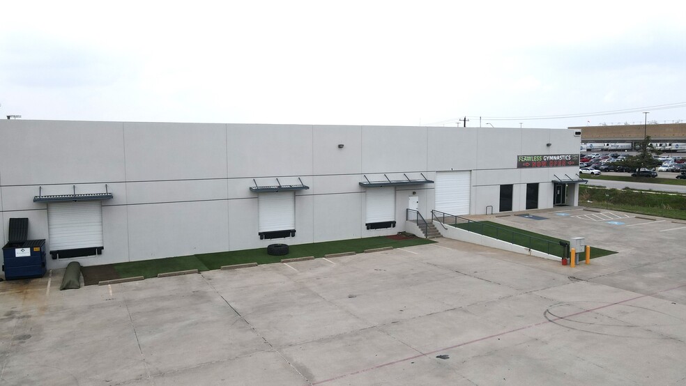 5650 Kroger Dr, Keller, TX for lease - Building Photo - Image 3 of 12