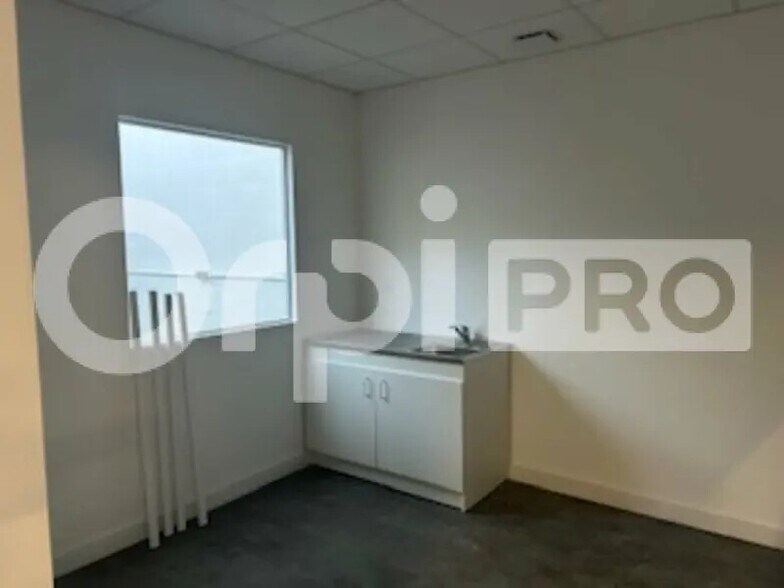 Flex in Vénissieux for sale - Interior Photo - Image 3 of 10