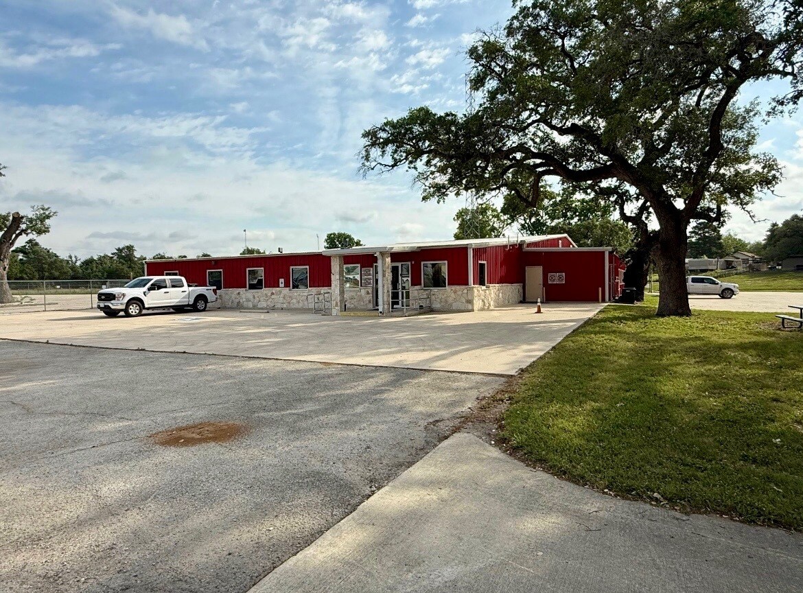 1200 Bensdale Rd, Pleasanton, TX à vendre Photo du bâtiment- Image 1 de 1
