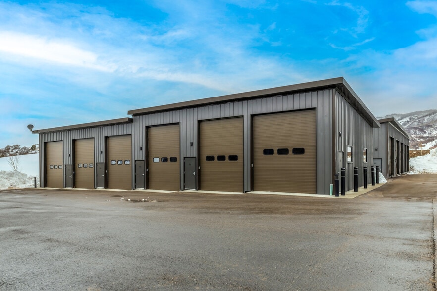 2535 Aviator H2 Ct, Steamboat Springs, CO for sale - Building Photo - Image 3 of 6