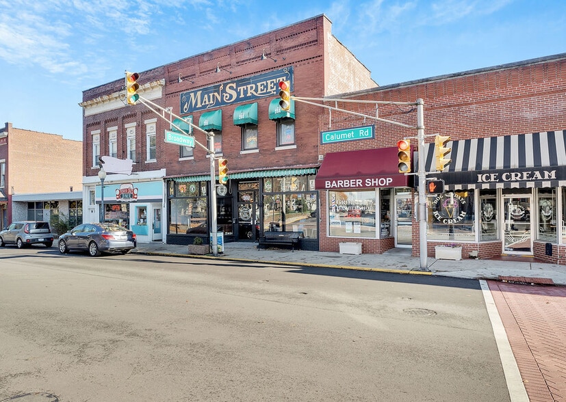 119 S Calumet Ave, Chesterton, IN for lease - Building Photo - Image 1 of 61