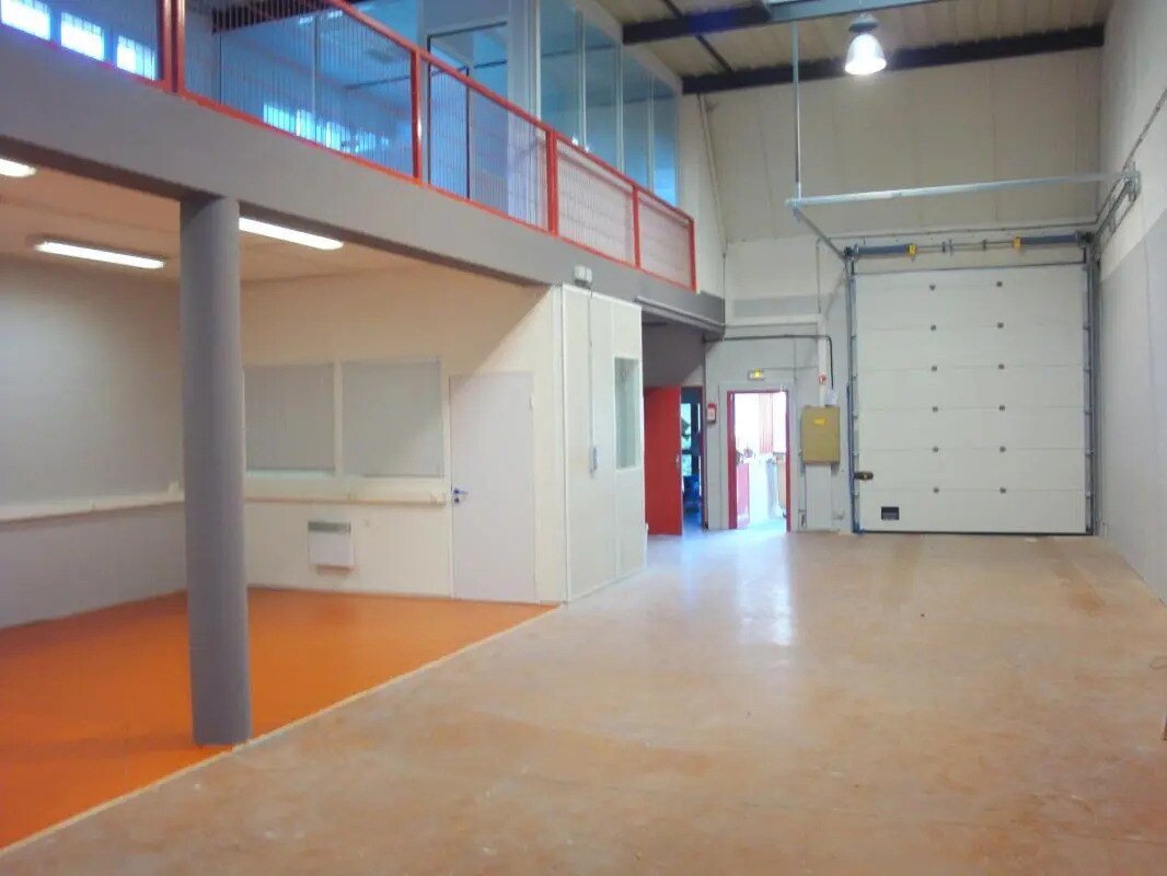 Office in Conflans-Sainte-Honorine for lease Building Photo- Image 1 of 7