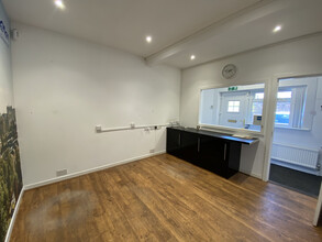 6A Lothian St, Bonnyrigg for lease Interior Photo- Image 1 of 3