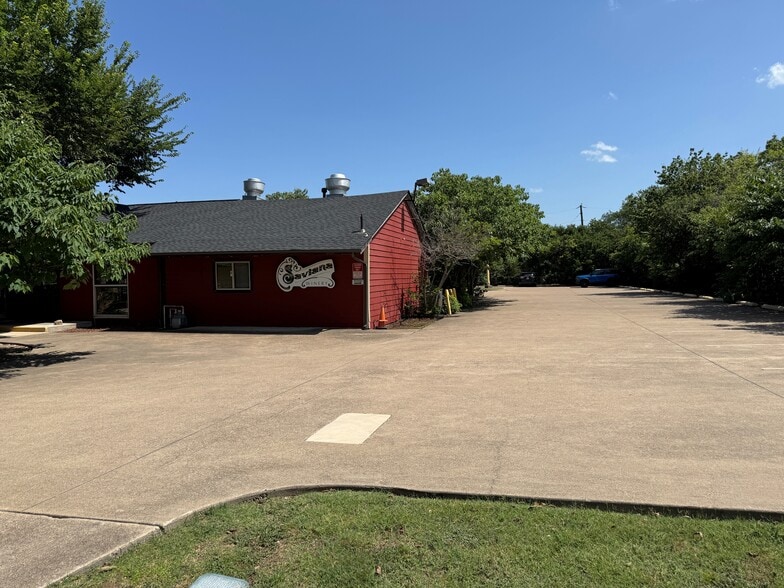 316 Cooper St, Cedar Hill, TX à louer - Photo du bâtiment - Image 3 de 11