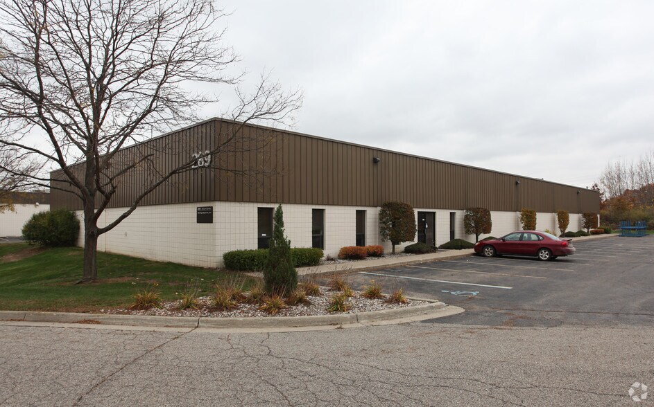 289 Metty Dr, Ann Arbor, MI for lease - Primary Photo - Image 1 of 5