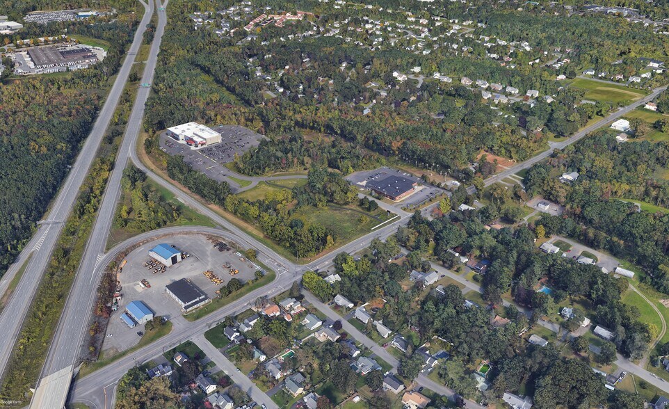 687 Watervliet Shaker Rd, Latham, NY à louer - Aérien - Image 3 de 7