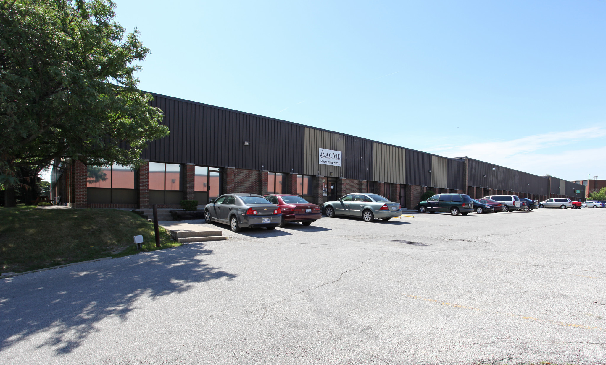 360-382 Magnetic Dr, Toronto, ON for lease Primary Photo- Image 1 of 6