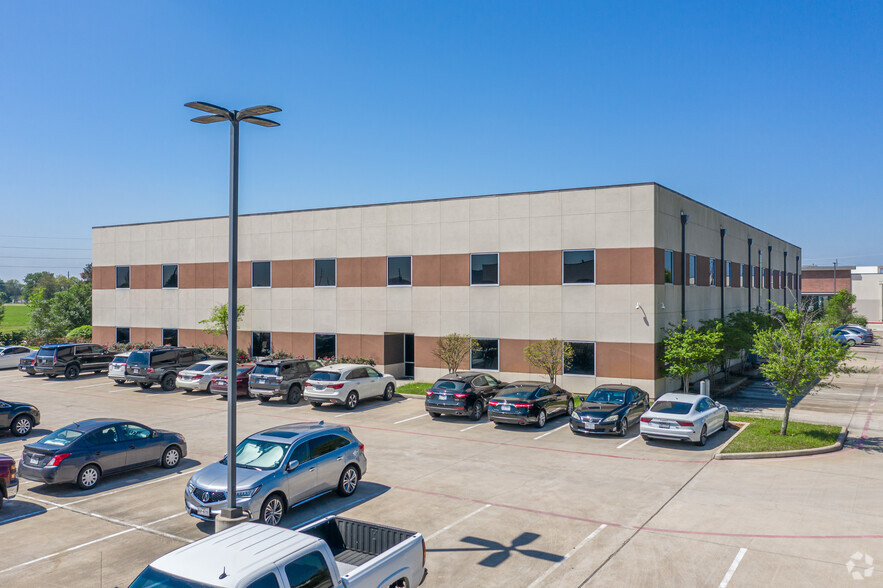 19255 Park Row, Houston, TX for lease - Building Photo - Image 2 of 3