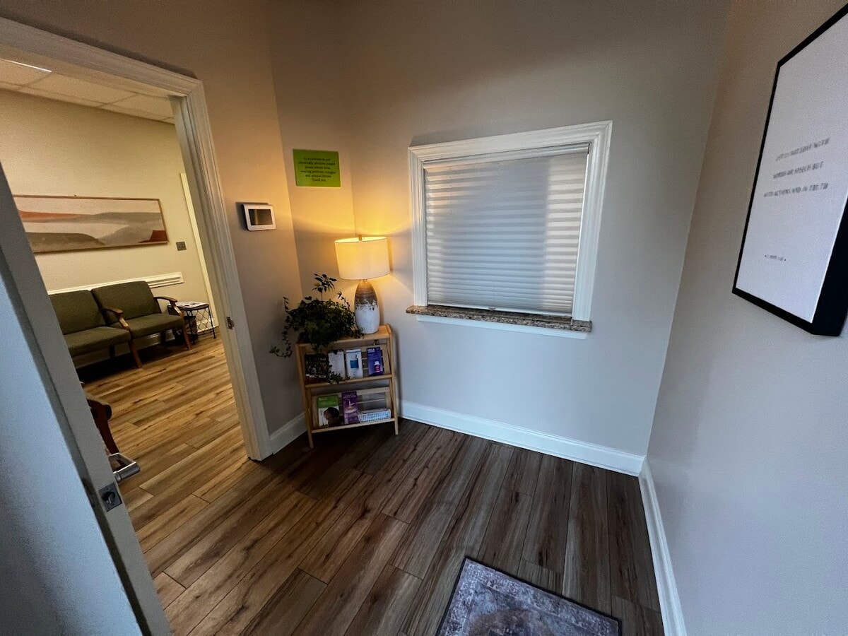 1258 Mann Dr, Matthews, NC 28105 - Unité 100 - - Photo intérieure - Image 2 of 32