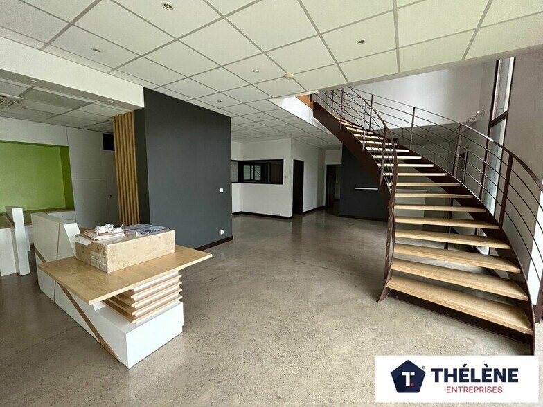 Industrial in Saint-Mathieu-de-Tréviers for lease - Interior Photo - Image 3 of 7