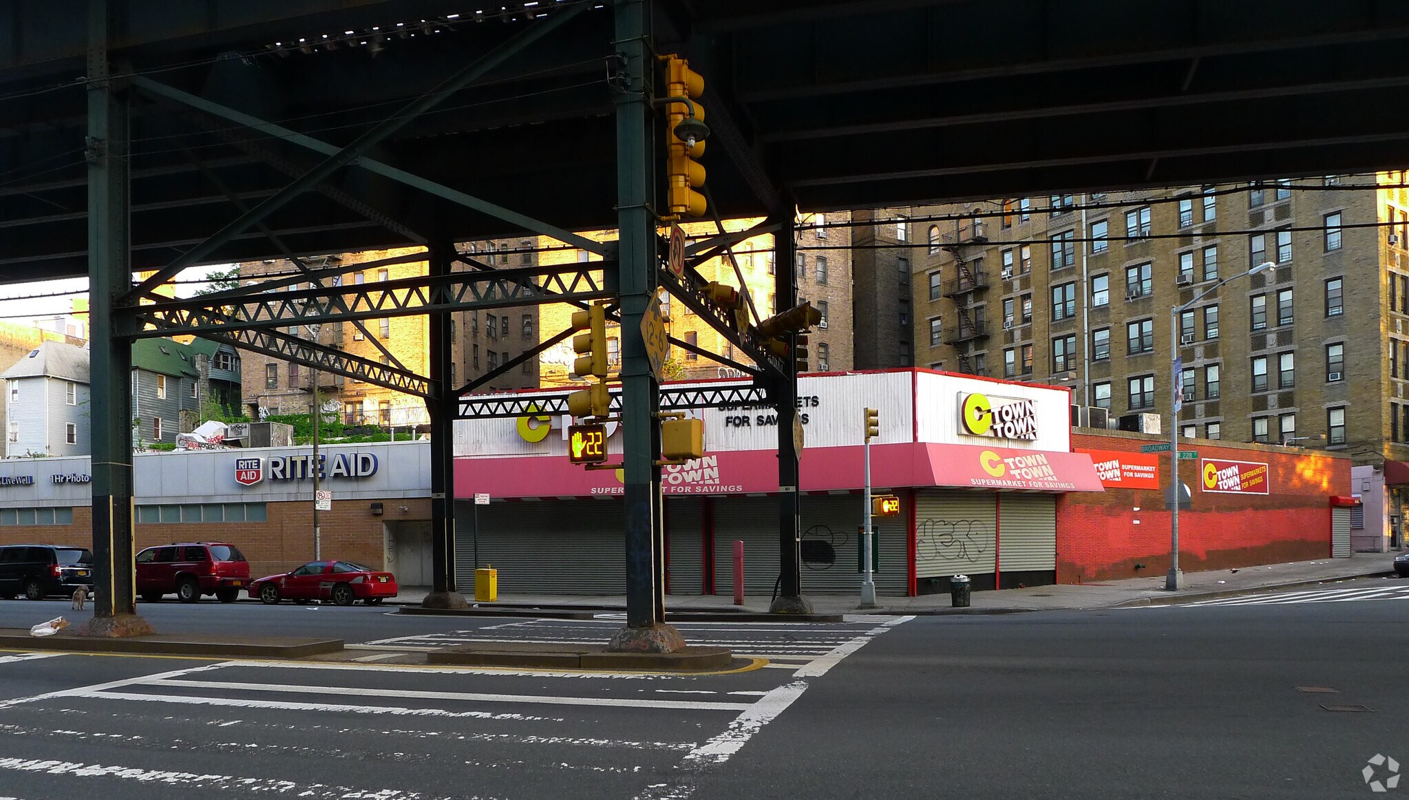 5235-5249 Broadway, Bronx, NY à louer Photo du bâtiment- Image 1 de 3