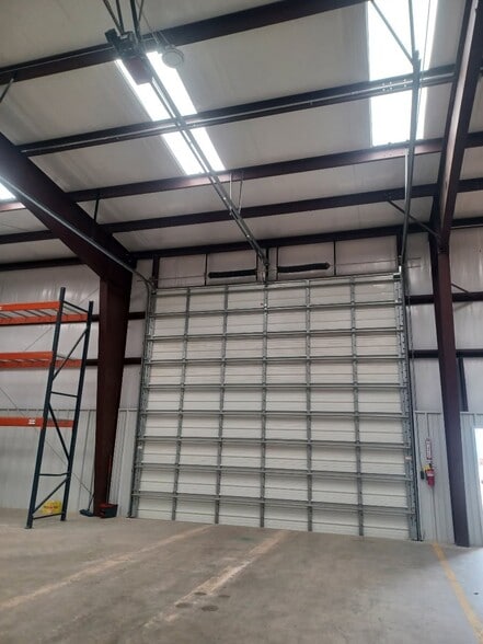 236 Industrial Park Dr, Victoria, TX for sale - Interior Photo - Image 2 of 16