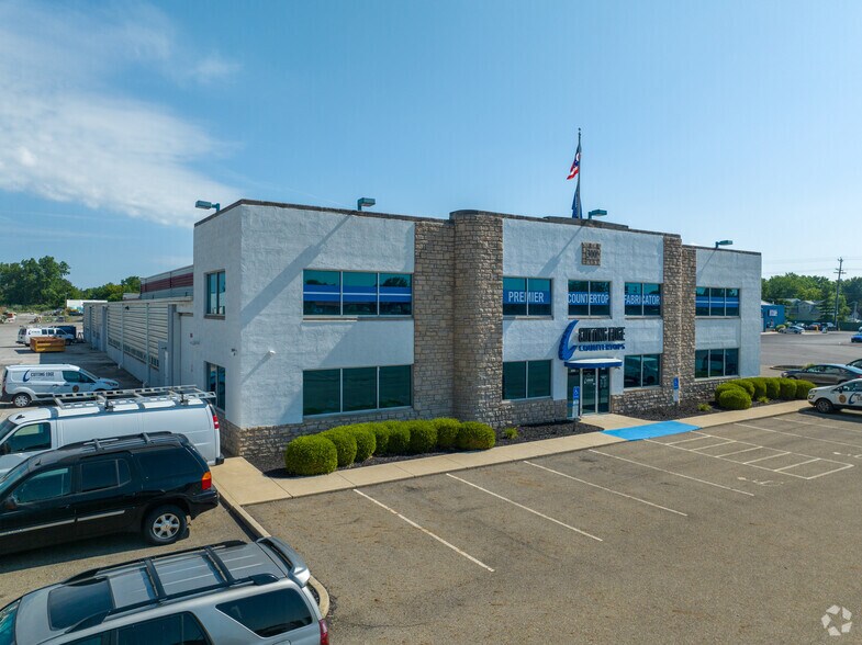 320 London Rd, Delaware, OH à louer - Photo du bâtiment - Image 3 de 23