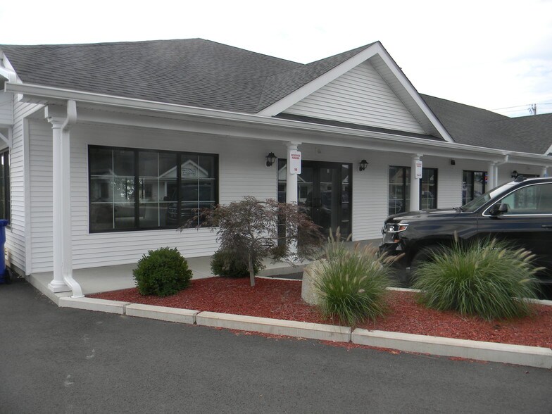 207 Russell St, Hadley, MA à louer - Photo du bâtiment - Image 3 de 7