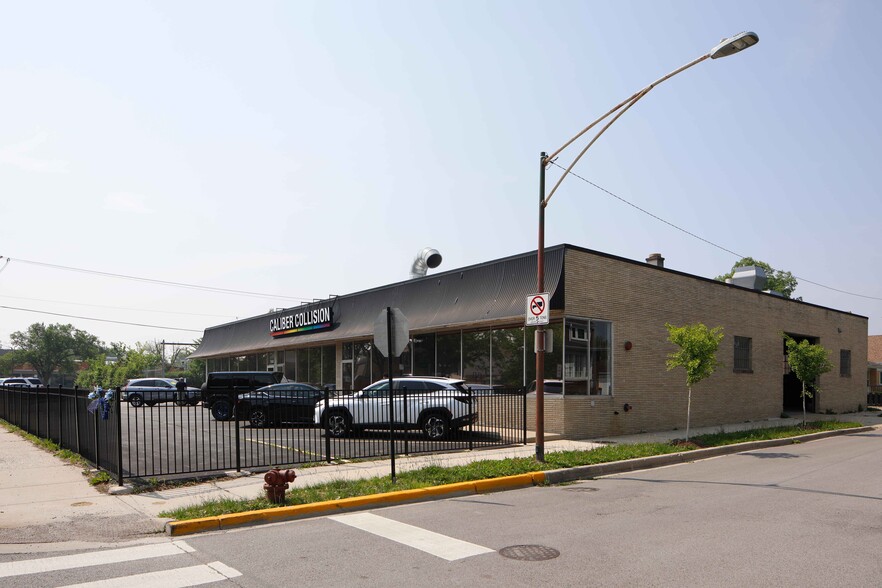 7606 W Touhy Ave, Chicago, IL for sale - Building Photo - Image 2 of 11