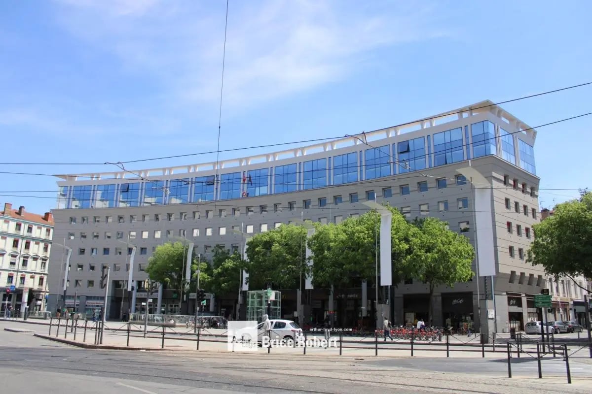 3-6 Place Charles Hernu, Villeurbanne for lease Building Photo- Image 1 of 6