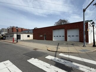 Plus de détails pour 838 Moody St, Waltham, MA - Industriel à louer