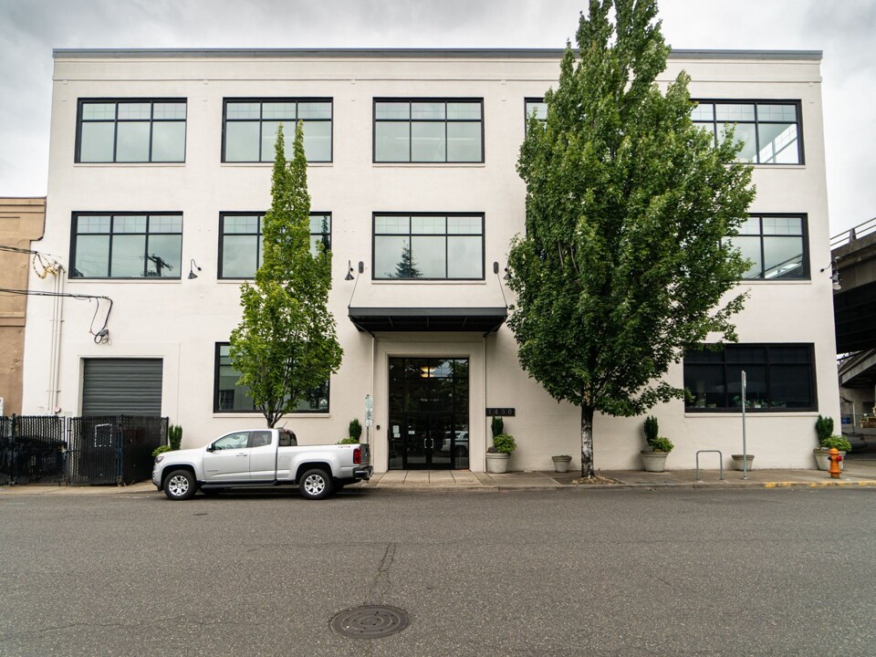 1430 SE 3rd Ave, Portland, OR for lease Primary Photo- Image 1 of 7