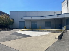 1201 N 96th St, Seattle, WA à louer Photo du bâtiment- Image 1 de 7