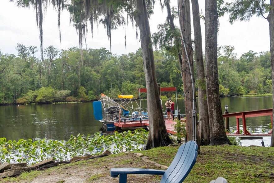 217 Butler Dr, Satsuma, FL à vendre - Photo du bâtiment - Image 3 de 45