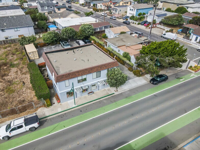 2014 Palmetto Ave, Pacifica, CA à vendre - Photo du bâtiment - Image 3 de 14