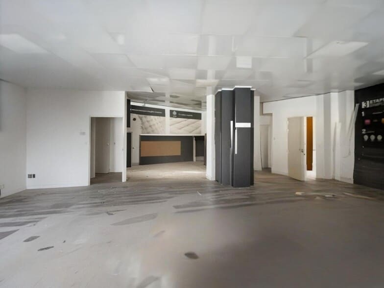 70 Boulevard Ornano, Paris for lease - Interior Photo - Image 3 of 6