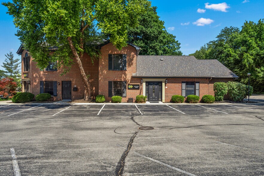 830 E Franklin St, Centerville, OH à vendre - Photo principale - Image 1 de 41