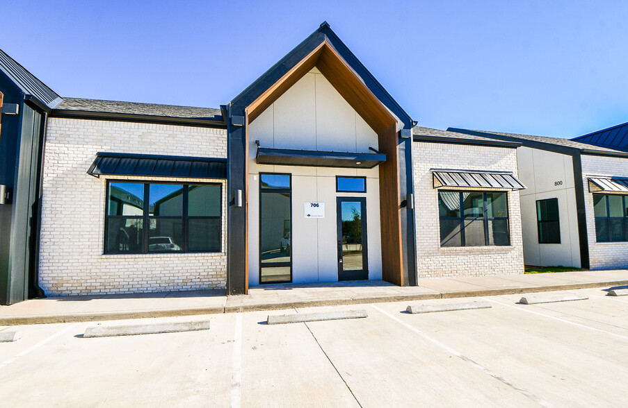 1325 Main St, Katy, TX for lease - Building Photo - Image 2 of 31