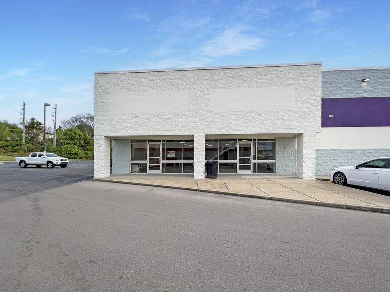 2201 Gallatin Pike N, Madison, TN for lease - Building Photo - Image 1 of 10