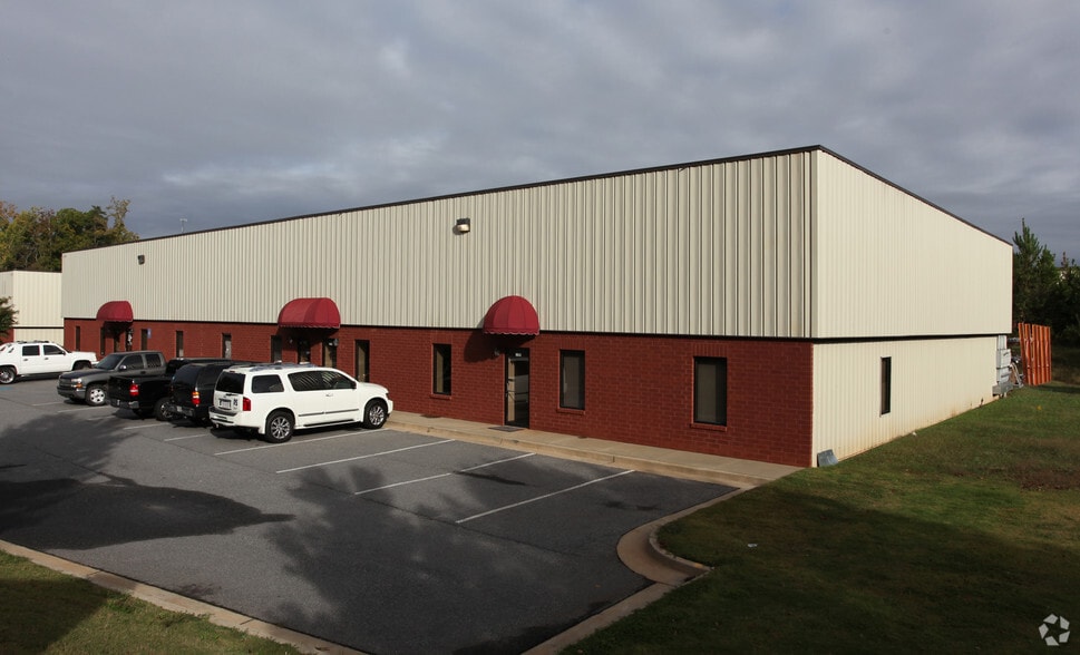 1340 Oak Industrial Ln, Cumming, GA for lease - Building Photo - Image 2 of 5