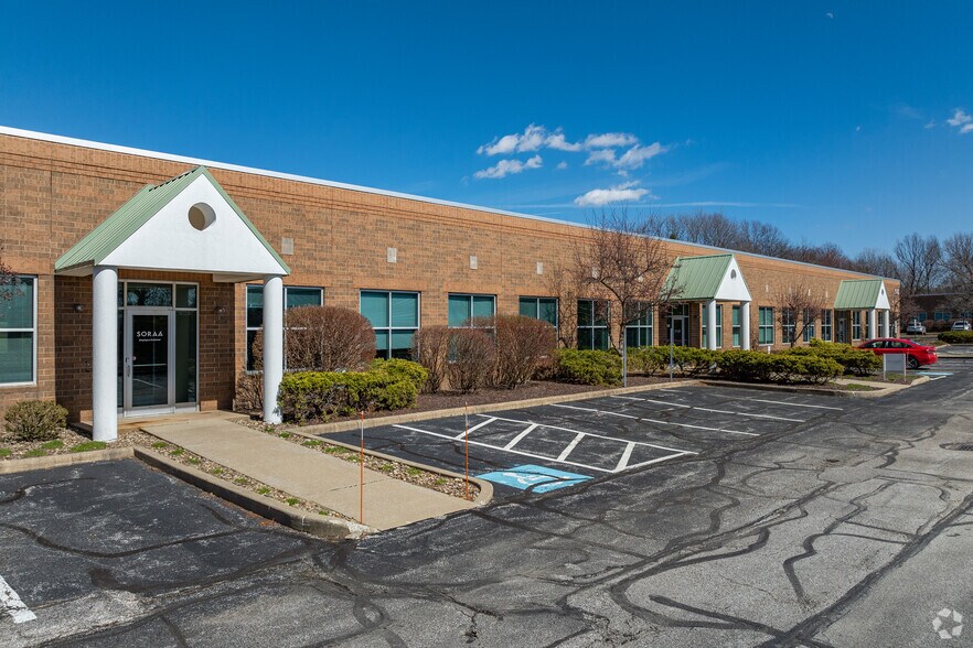 9445 Rockside Rd, Valley View, OH for lease - Building Photo - Image 2 of 5