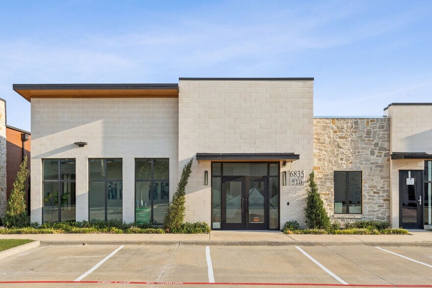 6835 Communications Pky, Plano, TX à louer - Photo principale - Image 1 de 8