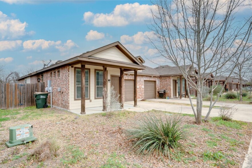 113-119 Creekside Villa Dr, Kyle, TX for sale - Building Photo - Image 3 of 25