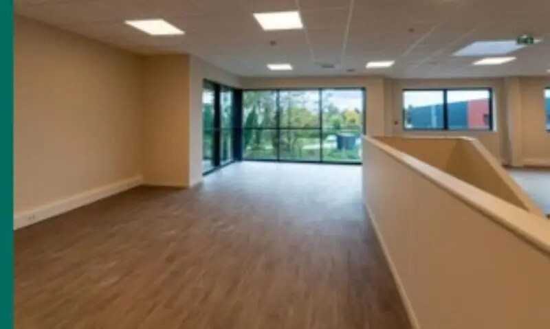 Flex in SAINT-OUEN-L'AUMONE for lease - Interior Photo - Image 3 of 10