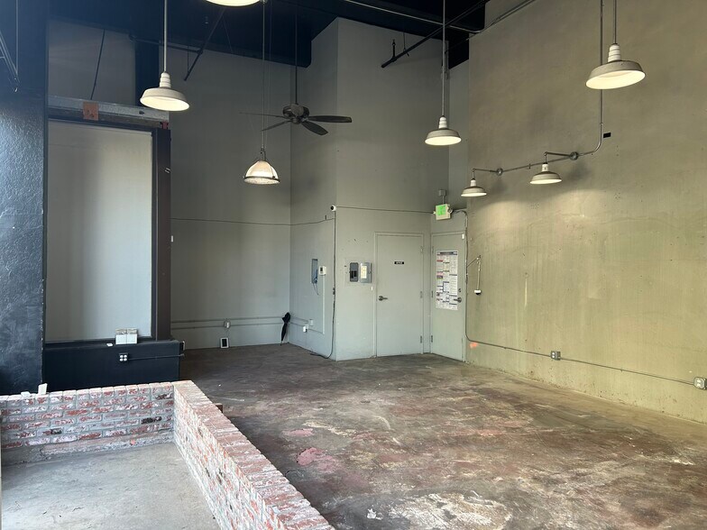 2355 Broadway, Oakland, CA à louer - Photo du bâtiment - Image 3 de 6